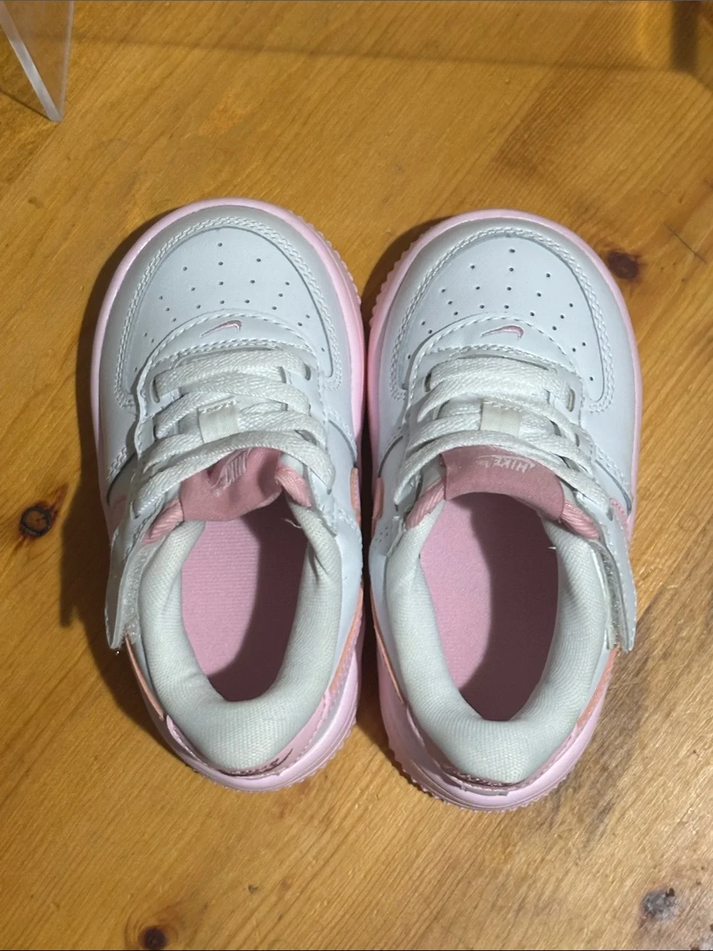 Nike Kids White and Pink Low-Top Sneakers 7C